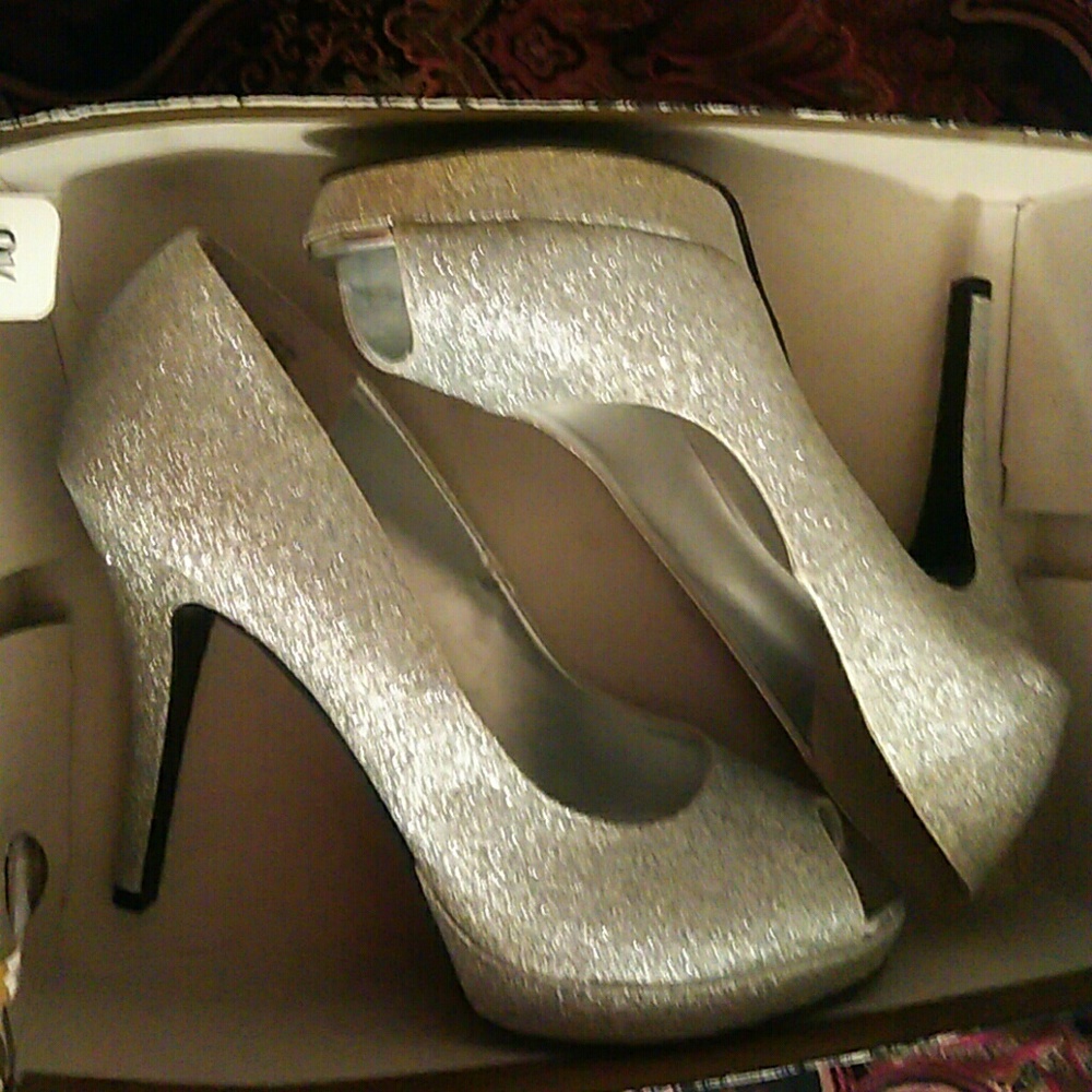 Women dress shoes